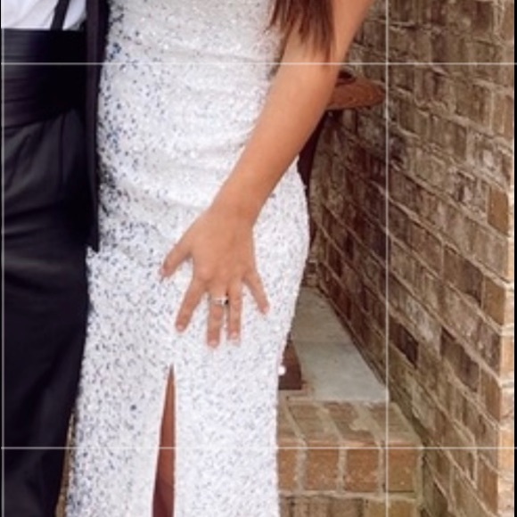 Ivory SHERRI HILL DRESS 54330 Size 4 - Picture 3 of 4